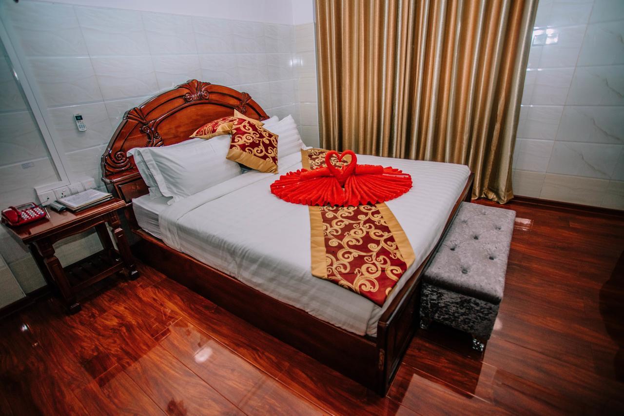 Amber Palace Hotel มิตจีนา ภายนอก รูปภาพ