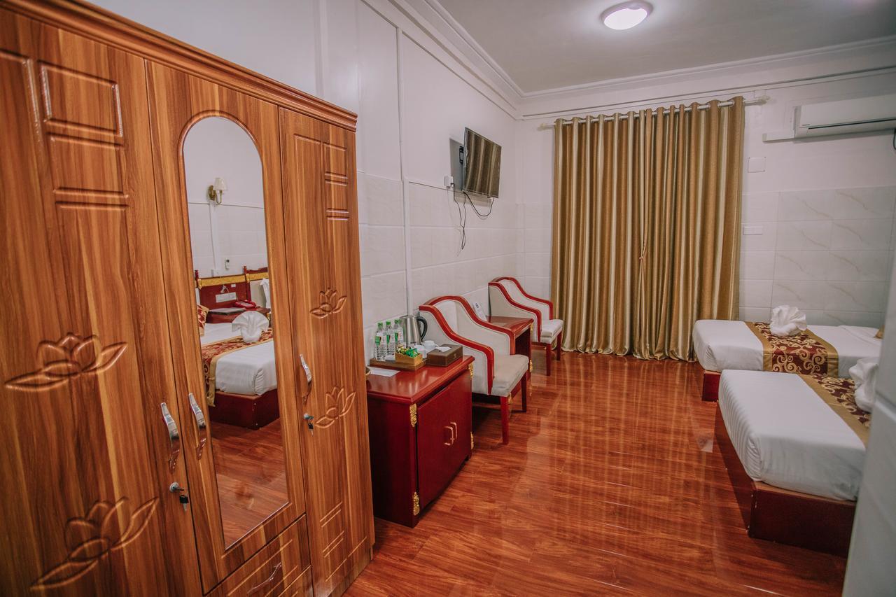 Amber Palace Hotel มิตจีนา ภายนอก รูปภาพ