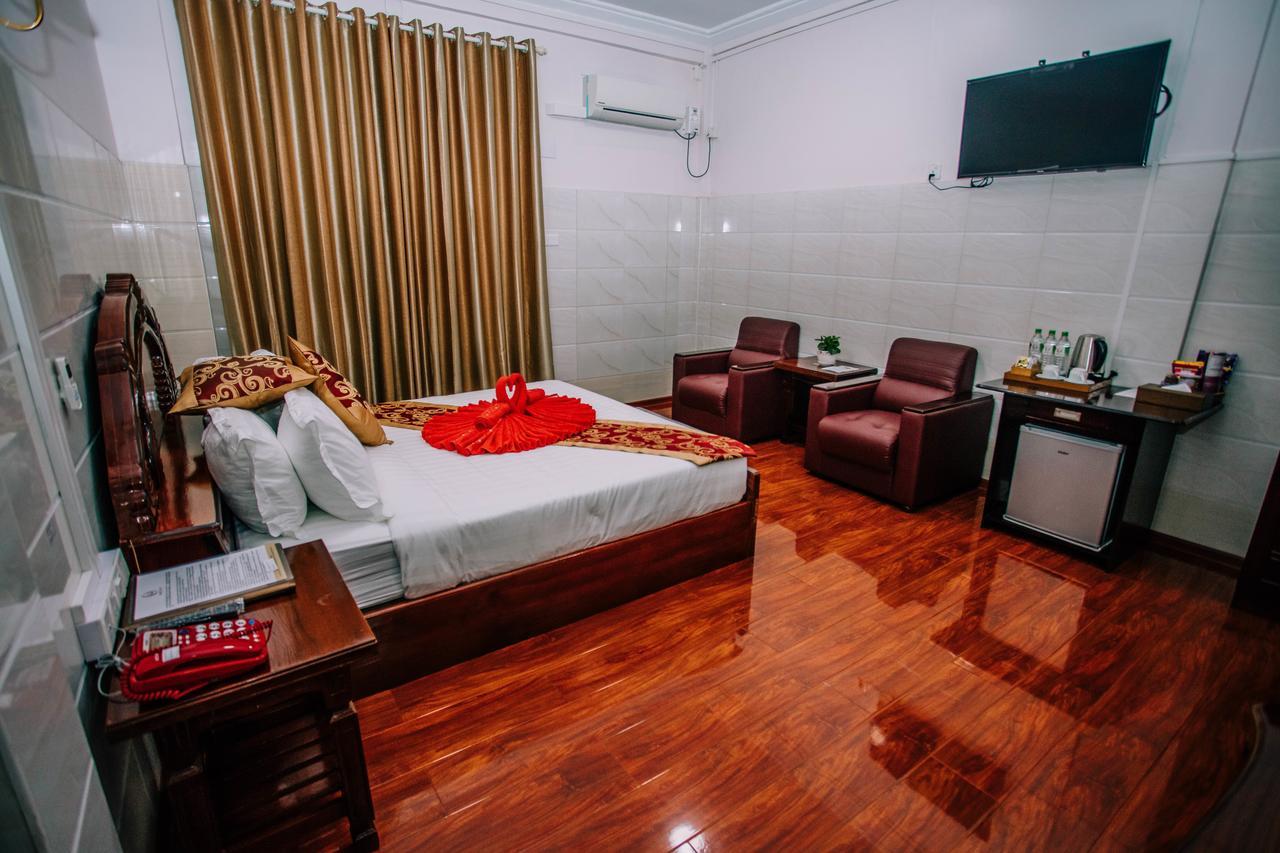Amber Palace Hotel มิตจีนา ภายนอก รูปภาพ