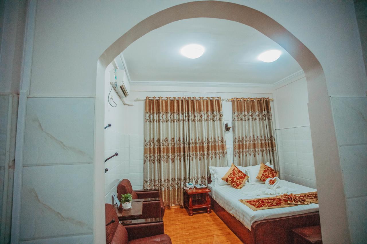 Amber Palace Hotel มิตจีนา ภายนอก รูปภาพ