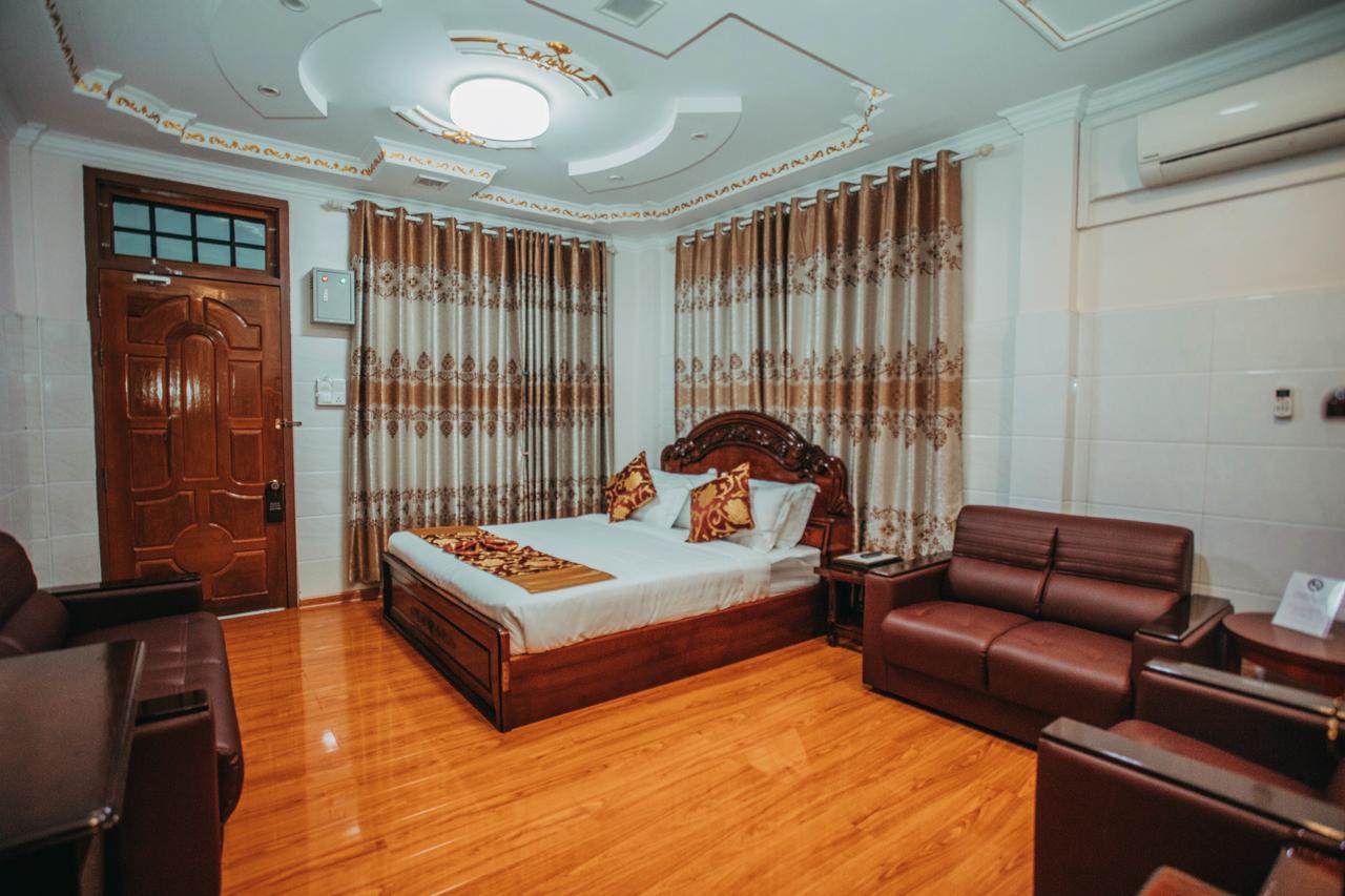 Amber Palace Hotel มิตจีนา ภายนอก รูปภาพ