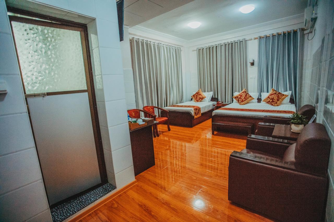 Amber Palace Hotel มิตจีนา ภายนอก รูปภาพ